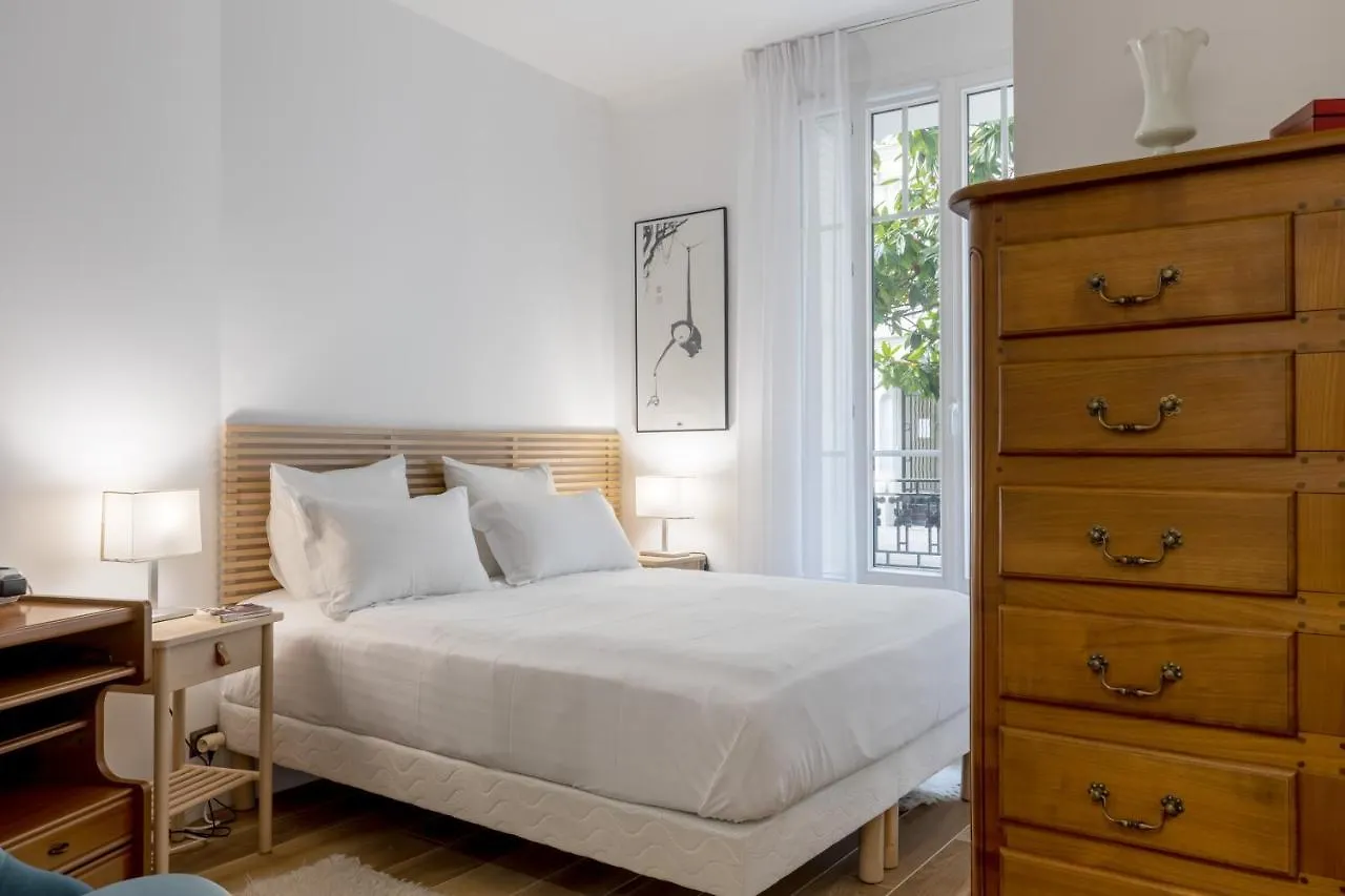 Veeve - Almond Blossom Apartment Paris 0*,  France