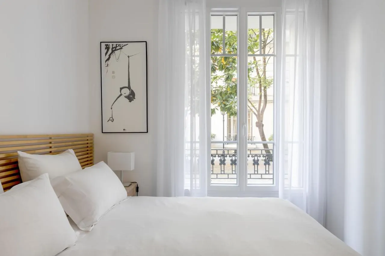 Veeve - Almond Blossom Paris Apartment